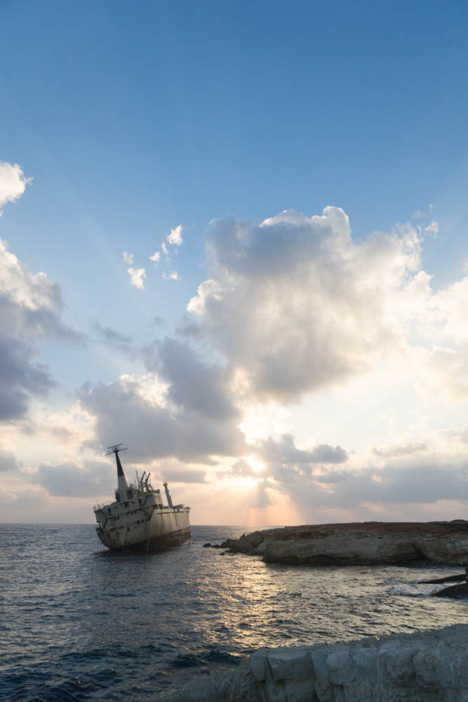 exposure compensation ship wreck cyprus correct exposure