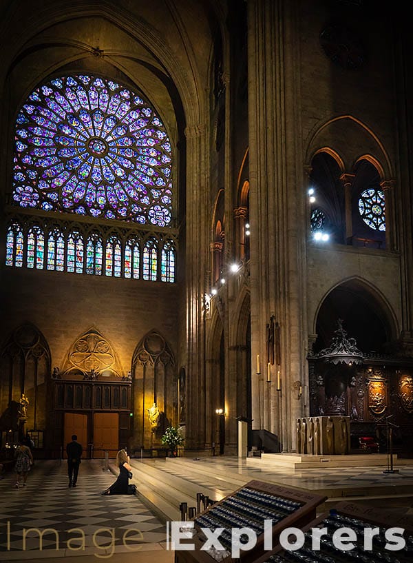 Notre Dame worshipper Paris