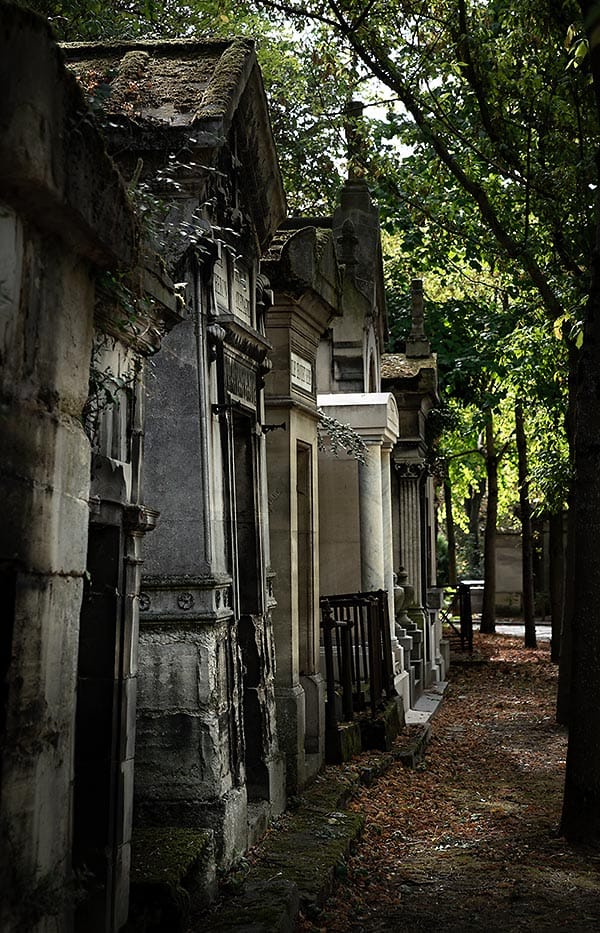 photographing Paris graveyards